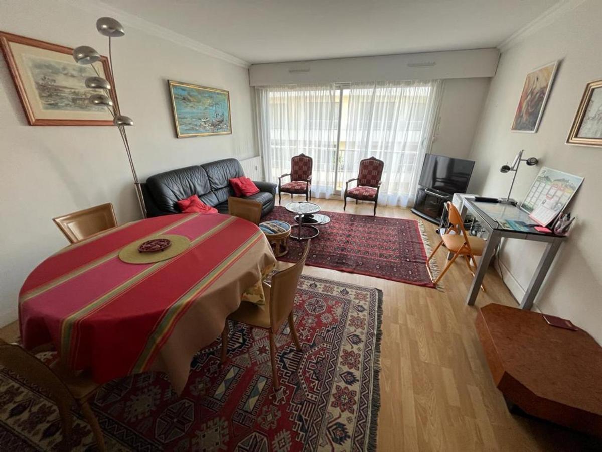 T4 Avec Parking, Balcon Et Proche Commerces A - Fr-1-239-921 Apartamento