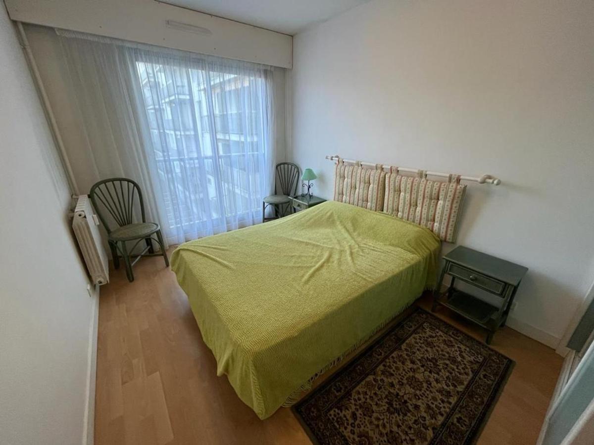 Apartamento T4 Avec Parking, Balcon Et Proche Commerces A - Fr-1-239-921 *
